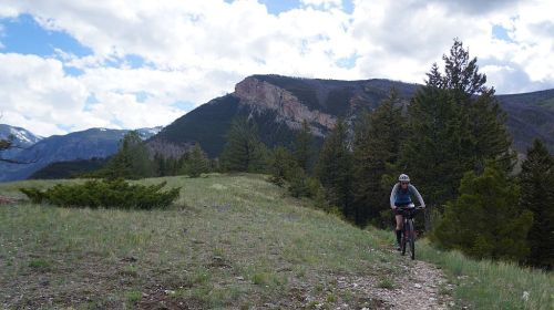 Mo climbs toward Gren Mountain