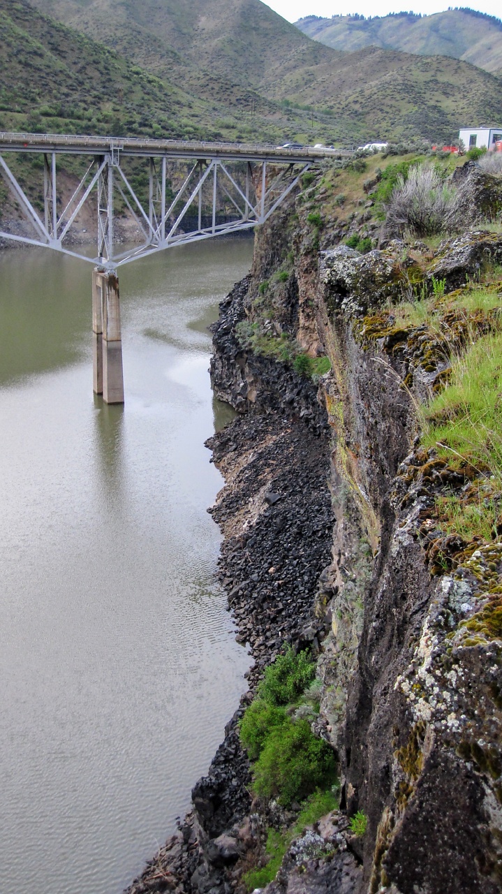 Single Outdoor Loving Ochlophobist